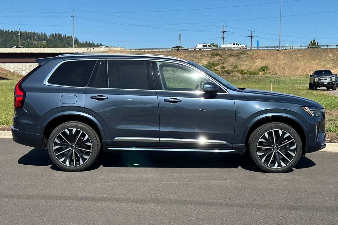 2026 Volvo Xc90 Plug-In Hybrid T8 Plus - Image 2