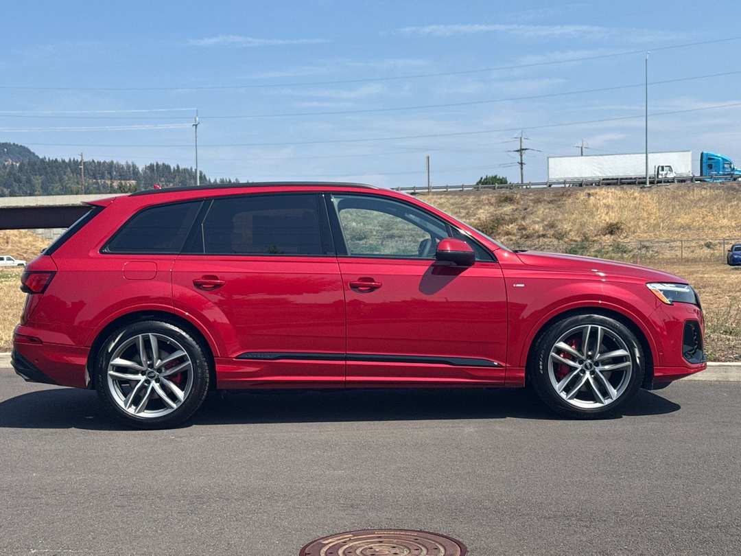 2026 Audi Q7 - Image 2