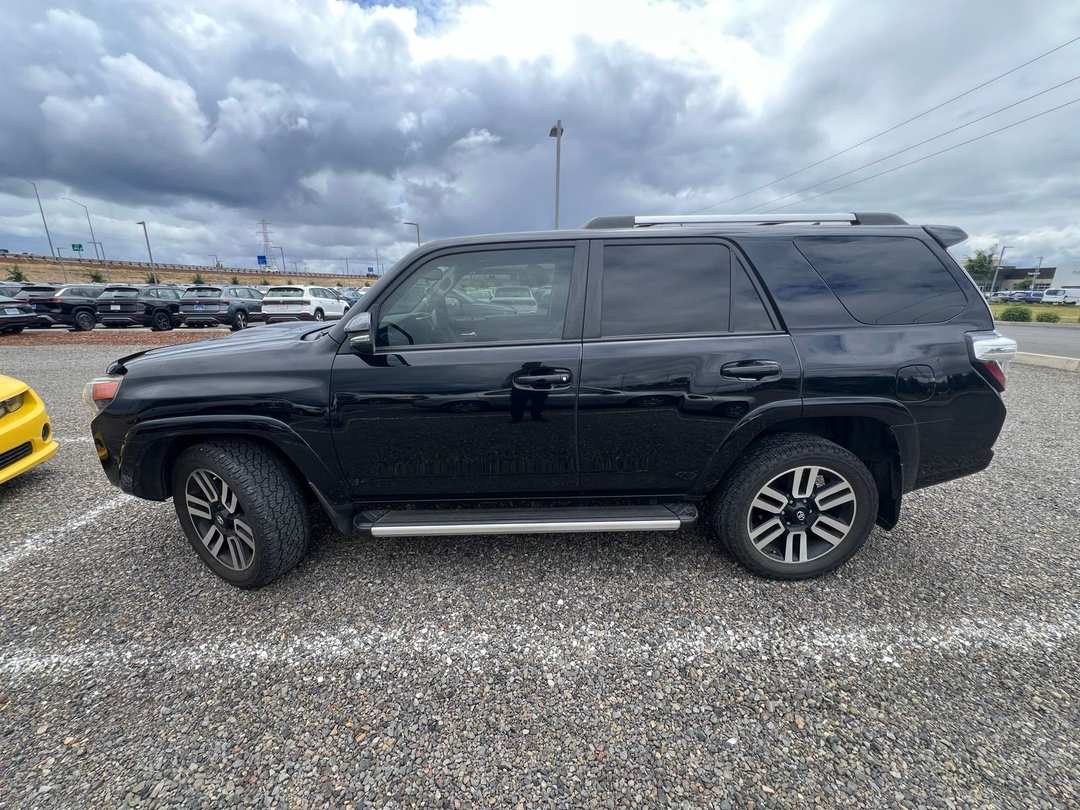 2015 Toyota 4Runner Trail Premium - Image 3