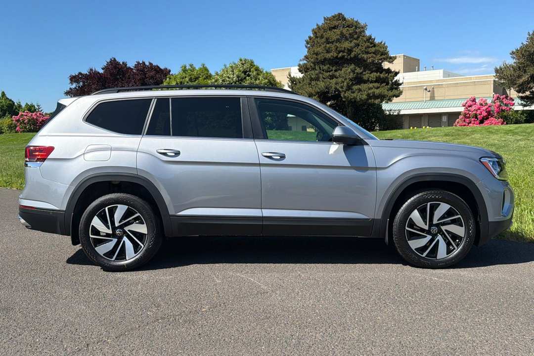 2026 Volkswagen Atlas 2.0T SE w/Technology - Image 2