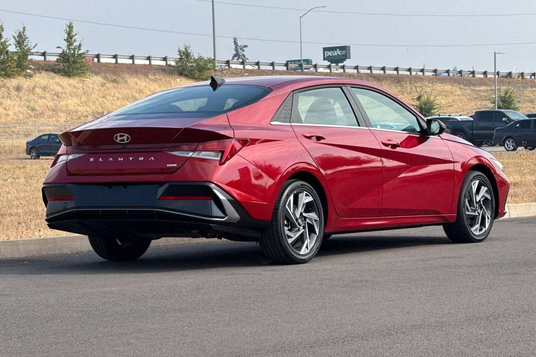 2025 Hyundai Elantra Hybrid Limited - Image 3