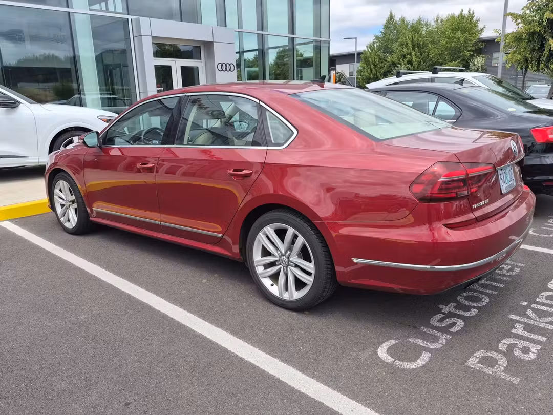 2017 Volkswagen Passat 1.8T SE - Image 3