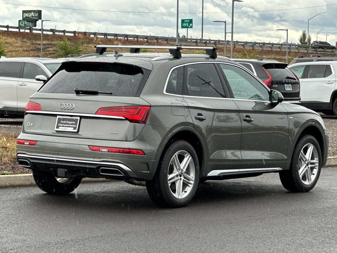 2024 Audi Q5 E 55 Premium Plus - Image 3