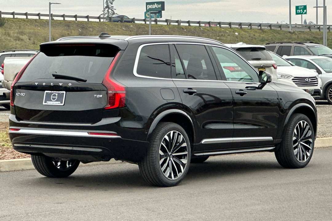 2026 Volvo Xc90 Plug-In Hybrid T8 Ultra - Image 3
