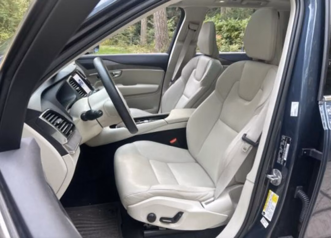 2023 Volvo Xc90 B6 Plus 7Seater - Image 2