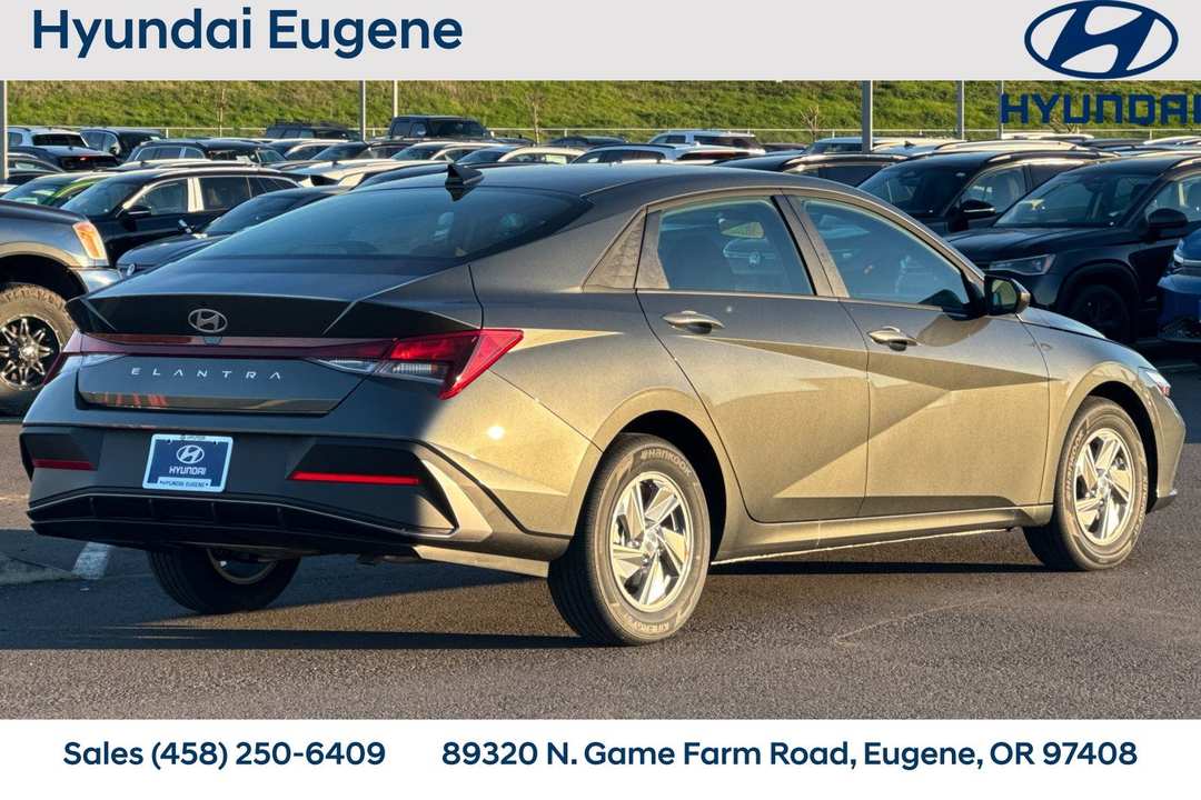 2026 Hyundai Elantra SE - Image 3