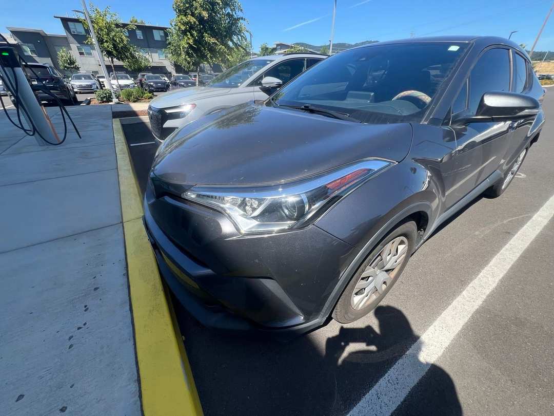 2019 Toyota C-Hr LE - Image 2