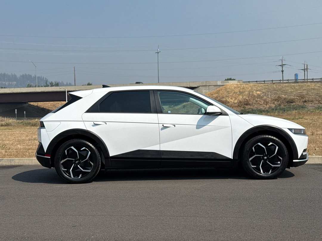 2024 Hyundai Ioniq 5 SEL - Image 2