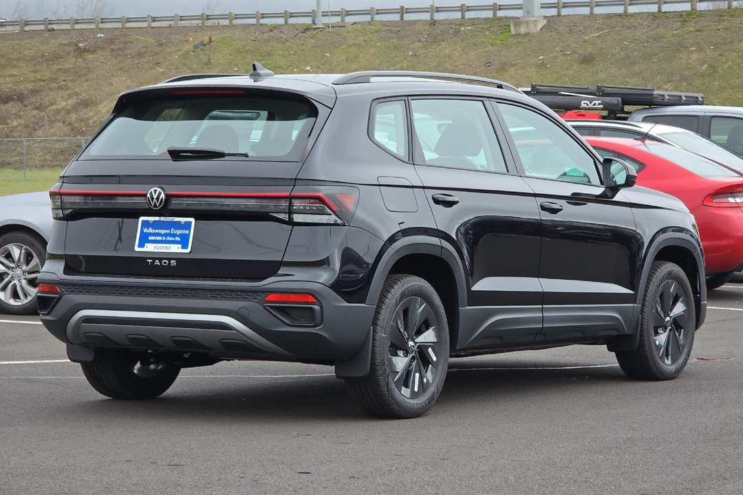 2025 Volkswagen Taos 1.5T S - Image 3