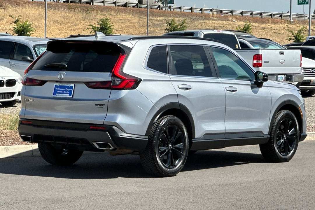 2023 Honda Cr-V Hybrid Sport Touring - Image 3