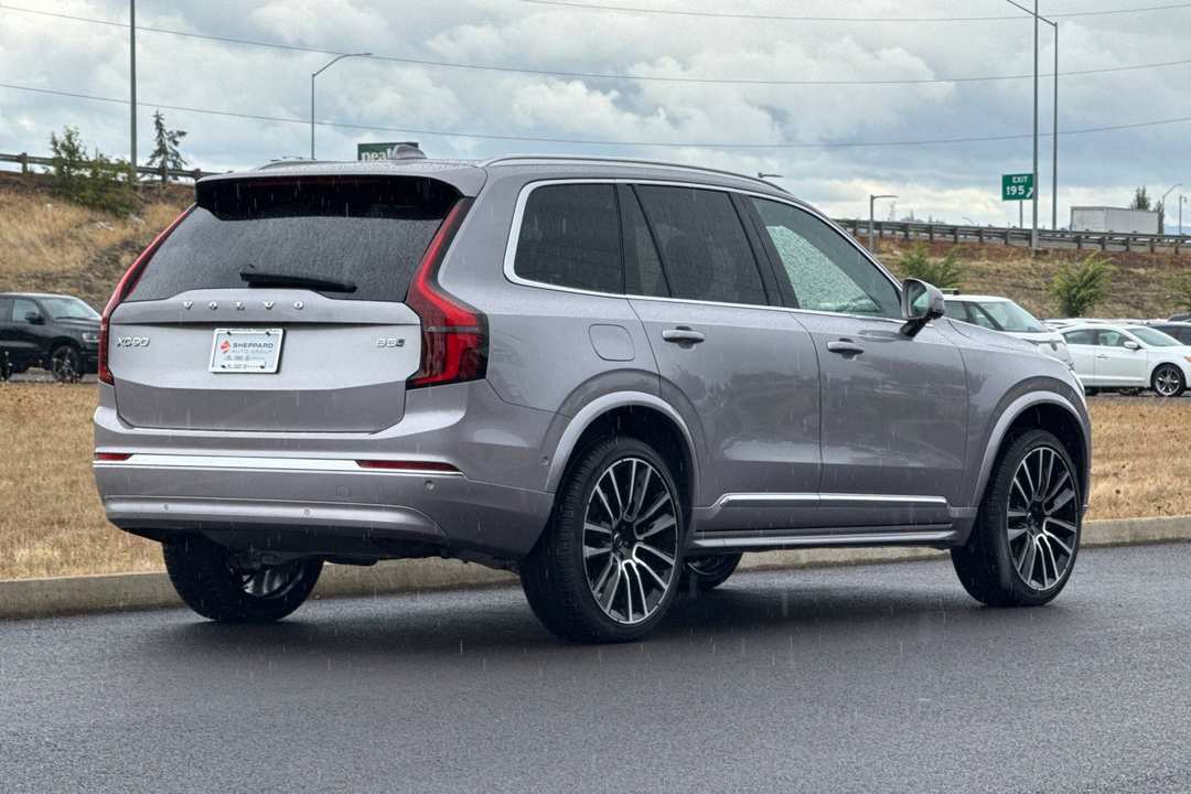 2026 Volvo Xc90 B5 Plus - Image 3