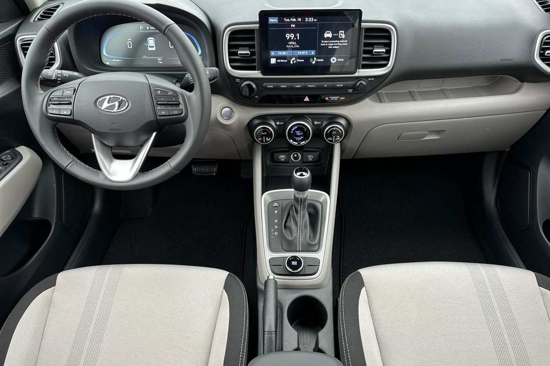 2025 Hyundai Venue SEL - Photo 12