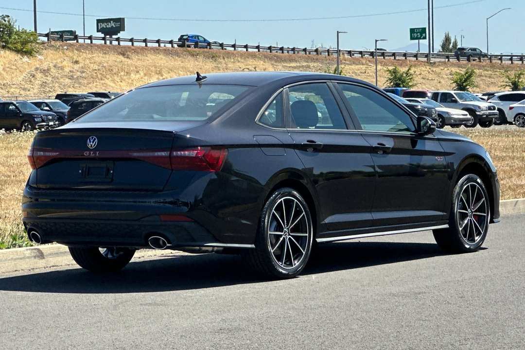 2026 Volkswagen Jetta Gli 2.0T Autobahn - Image 3