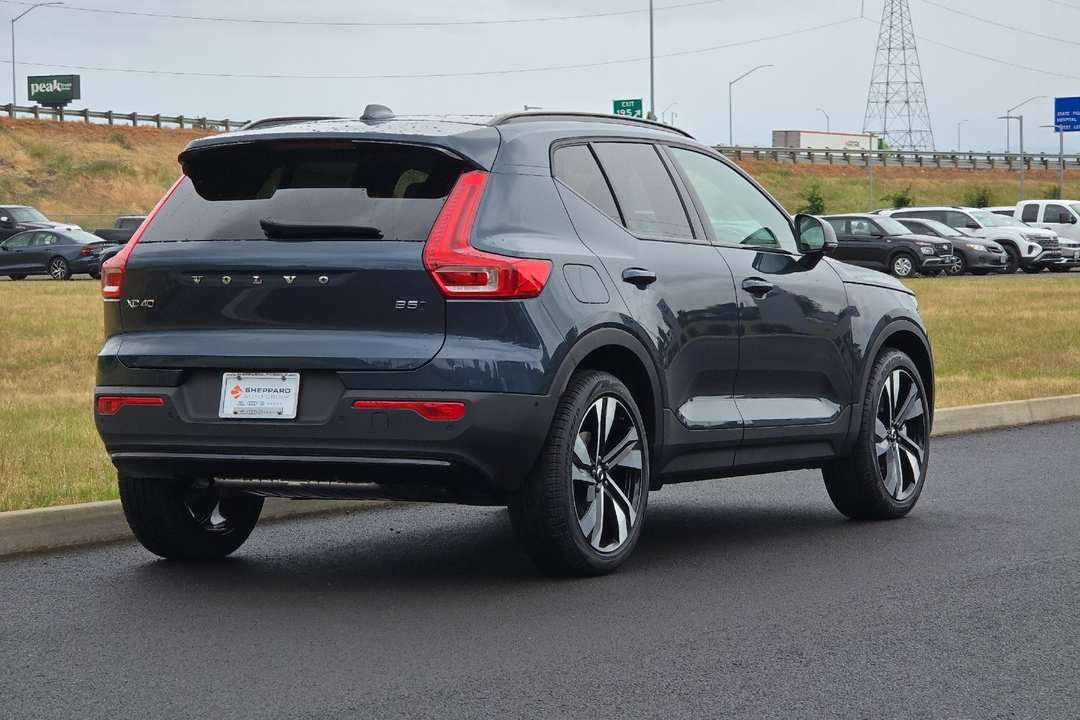 2026 Volvo Xc40 B5 Ultra - Image 3