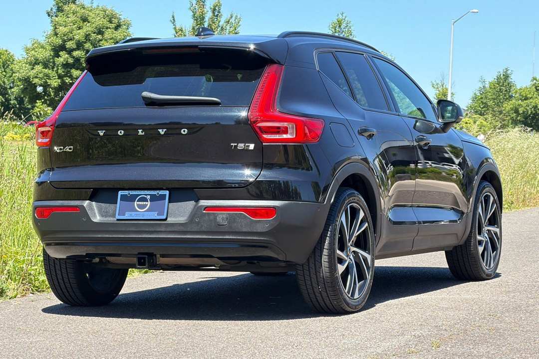 2022 Volvo Xc40 RDesign - Image 3