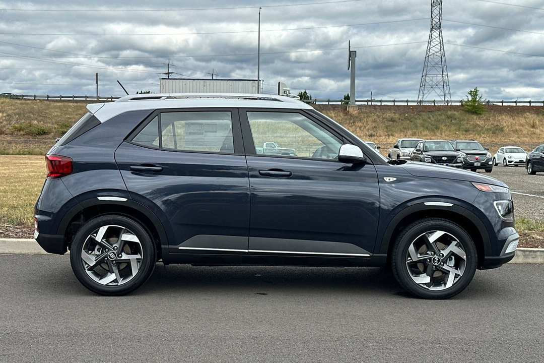 2026 Hyundai Venue SEL - Image 2