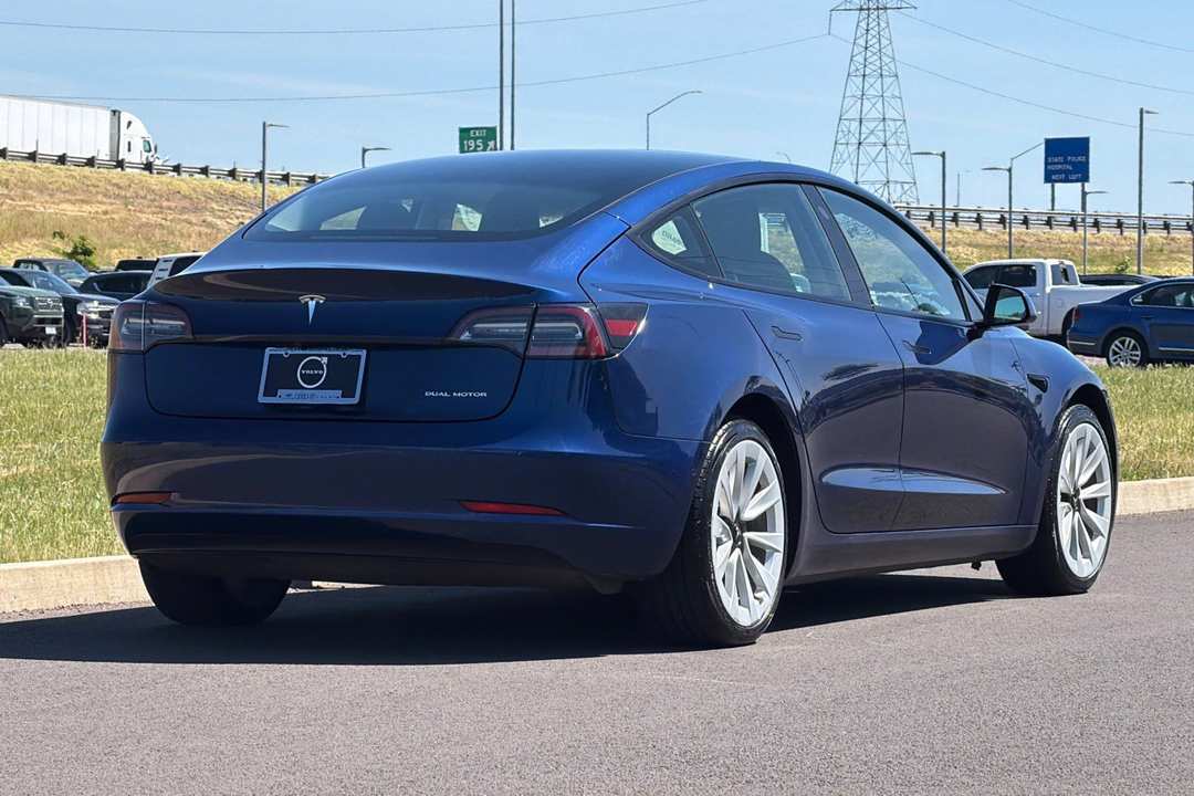 2022 Tesla Model 3 Long Range - Image 3