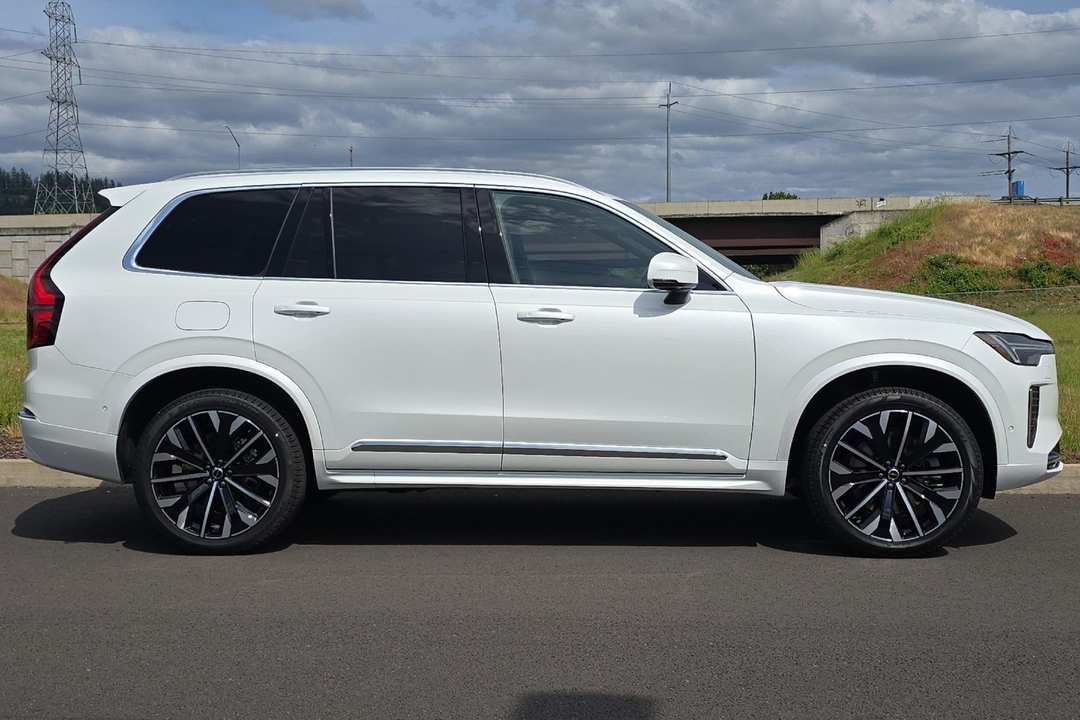 2026 Volvo Xc90 Plug-In Hybrid T8 Plus - Image 2