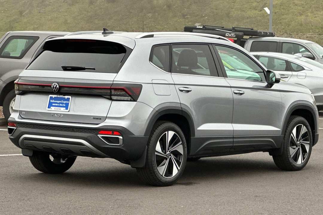 2025 Volkswagen Taos 1.5T SE - Image 3