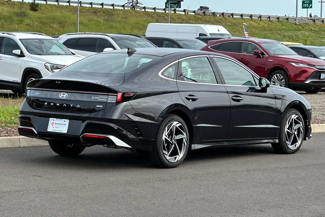 2026 Hyundai Sonata SEL Sport - Image 3