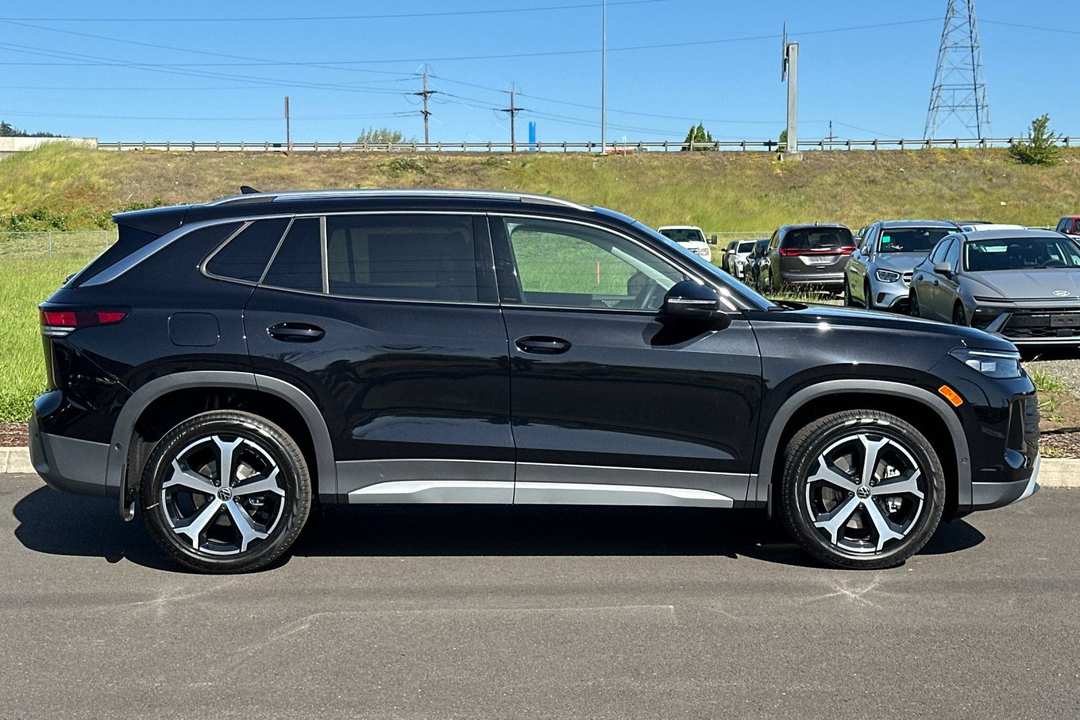 2026 Volkswagen Tiguan 2.0T SE - Image 2