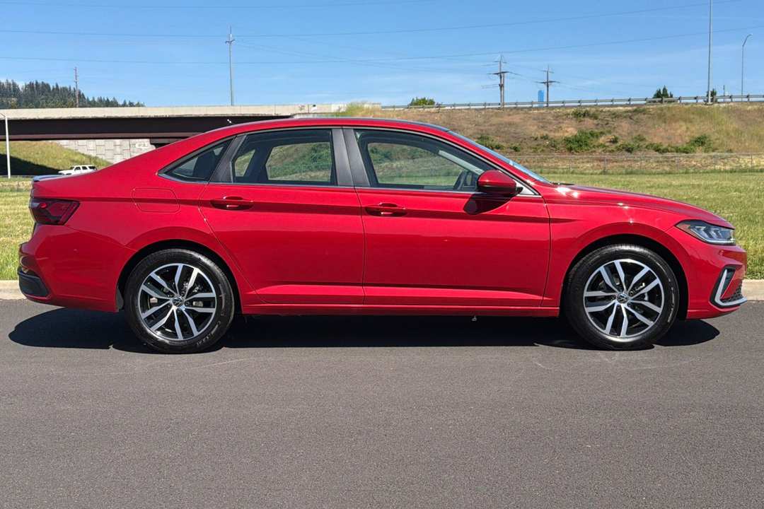 2026 Volkswagen Jetta 1.5T SE - Image 2