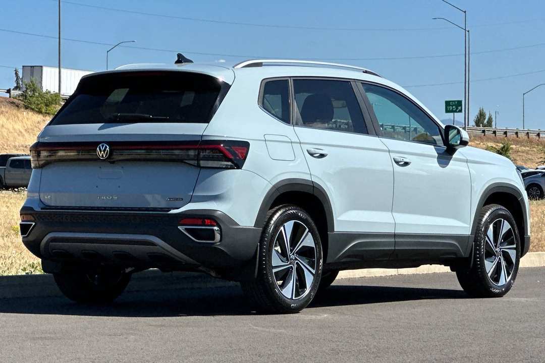2026 Volkswagen Taos 1.5T SE - Image 3