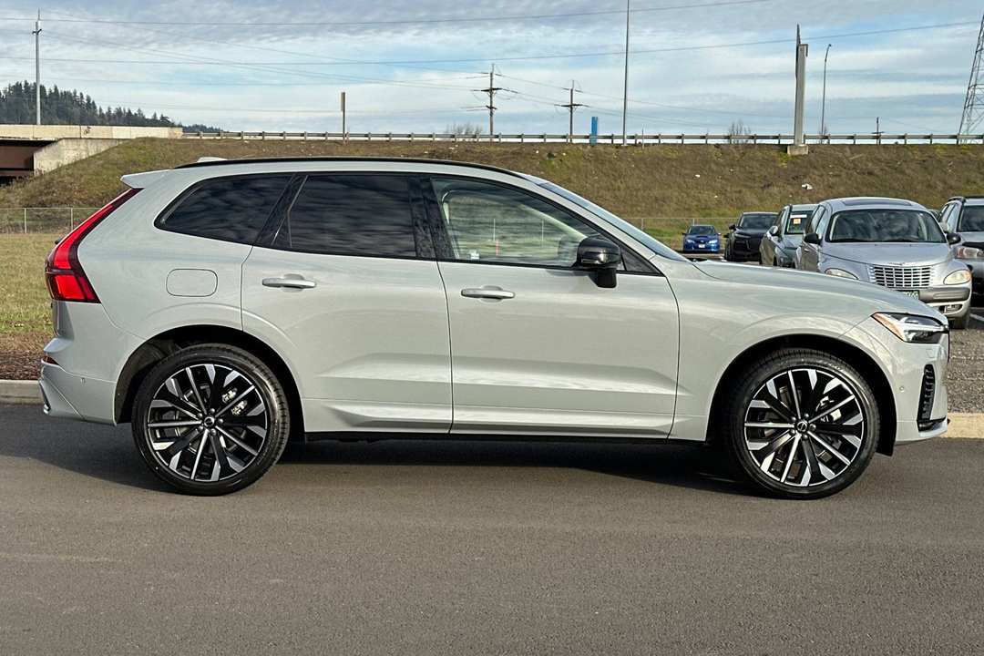 2026 Volvo Xc60 Plug-In Hybrid T8 Ultra - Image 2