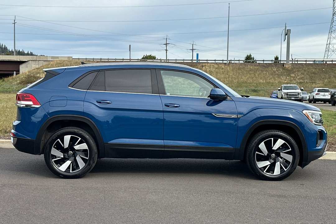 2026 Volkswagen Atlas Cross Sport SE w/Technology - Image 2