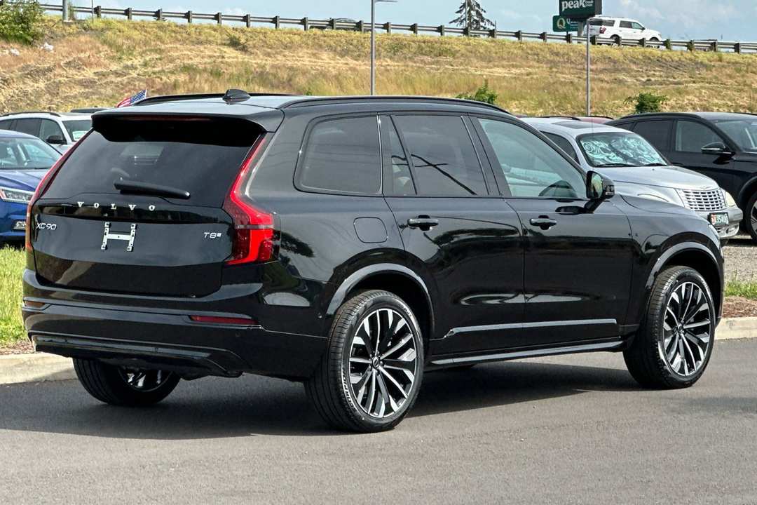 2026 Volvo Xc90 Plug-In Hybrid T8 Ultra - Image 3