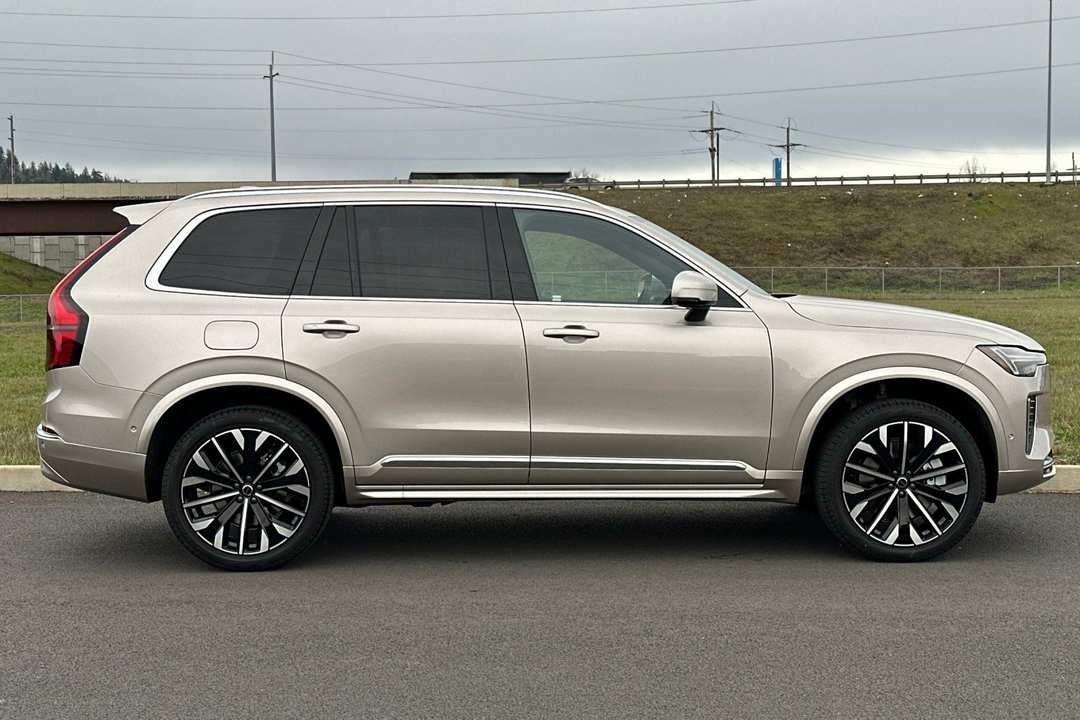 2026 Volvo Xc90 Plug-In Hybrid T8 Plus - Image 2
