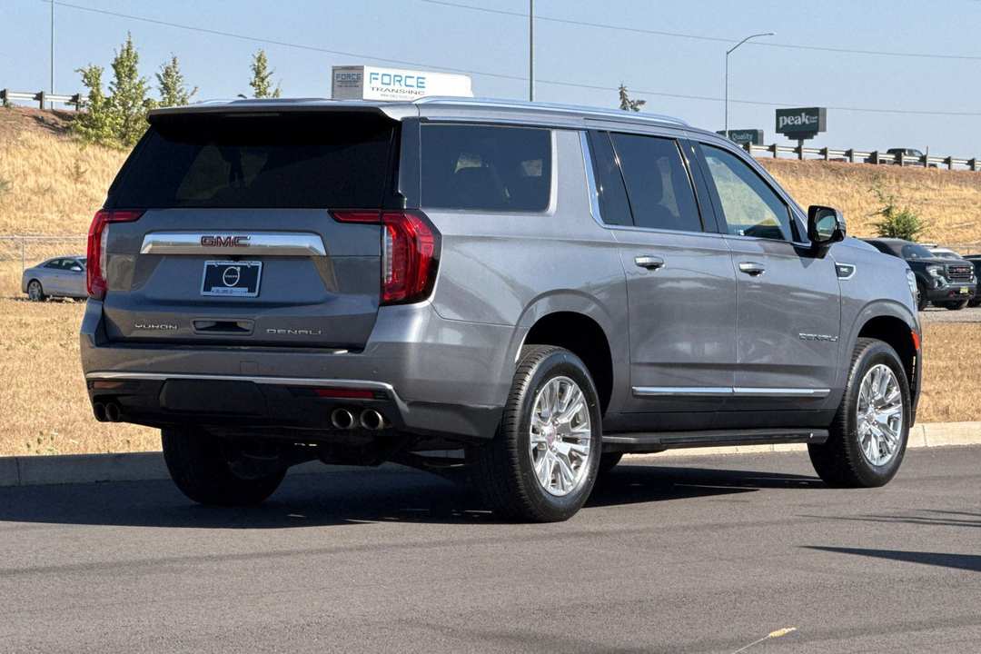 2022 GMC Yukon Xl Denali - Image 3