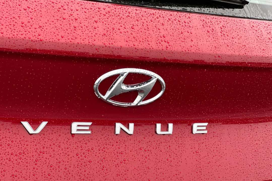 2025 Hyundai Venue SEL - Photo 24