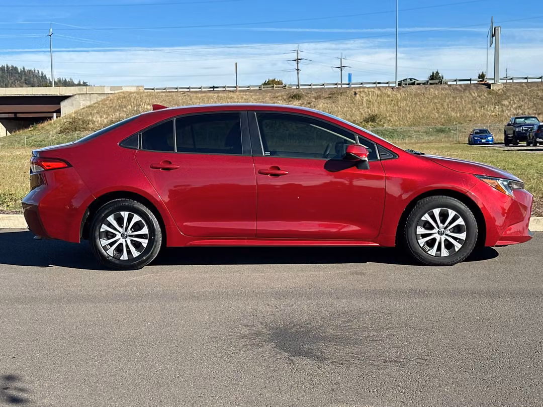 2022 Toyota Corolla Hybrid LE - Image 2