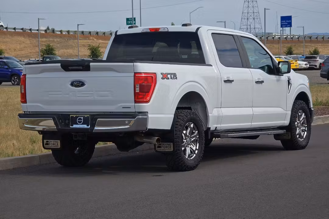 2021 Ford F-150 XLT - Image 3