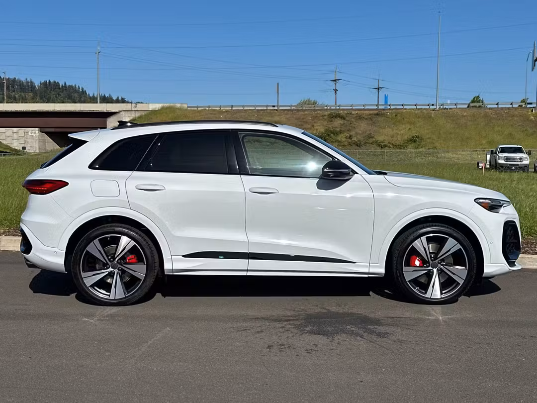 2026 Audi Sq5 Prestige - Image 2