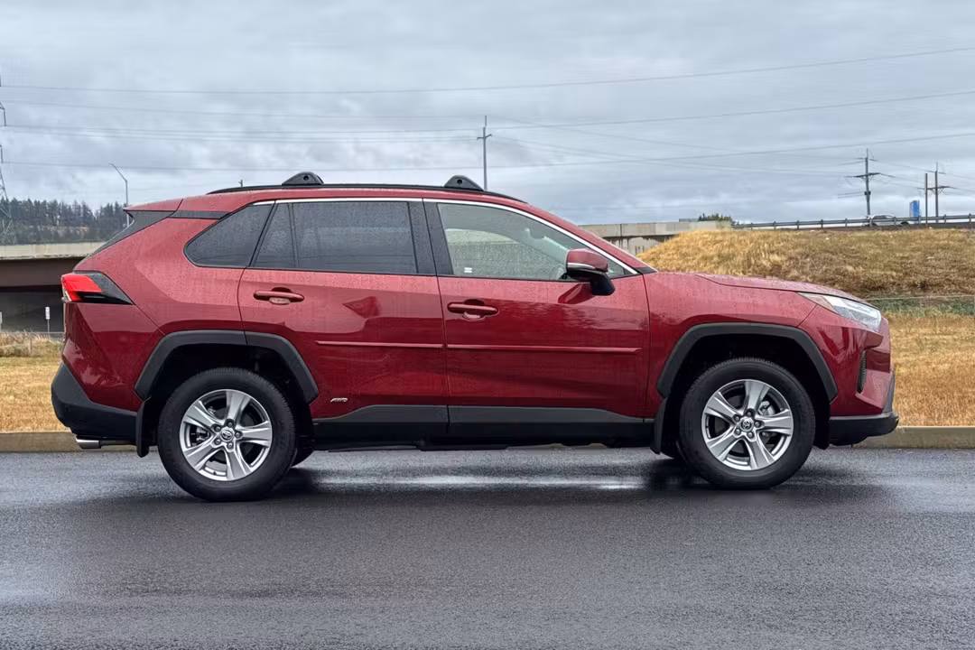 2025 Toyota Rav4 Hybrid LE - Image 2