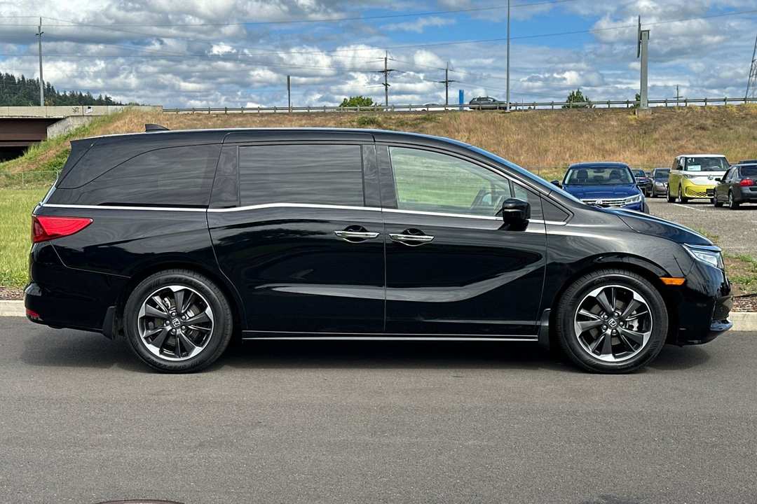 2021 Honda Odyssey Elite - Image 2