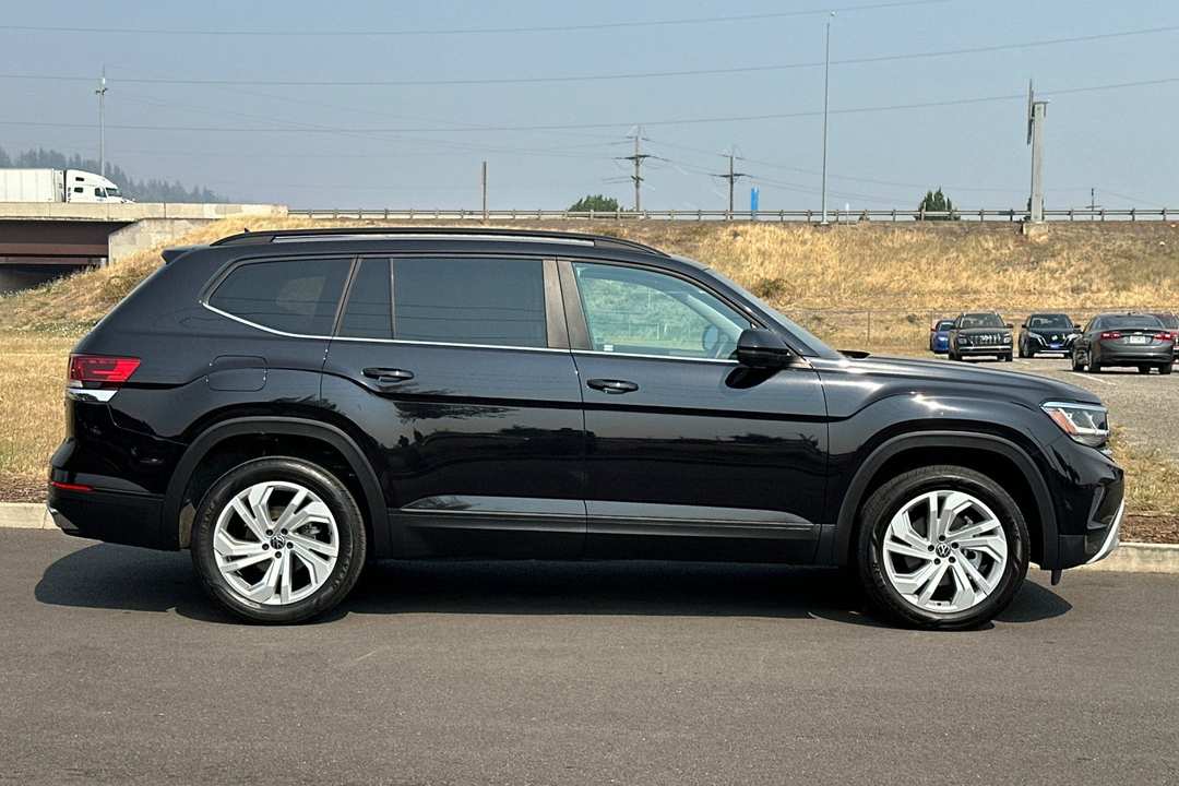 2023 Volkswagen Atlas 3.6L V6 SE w/Technology - Image 2