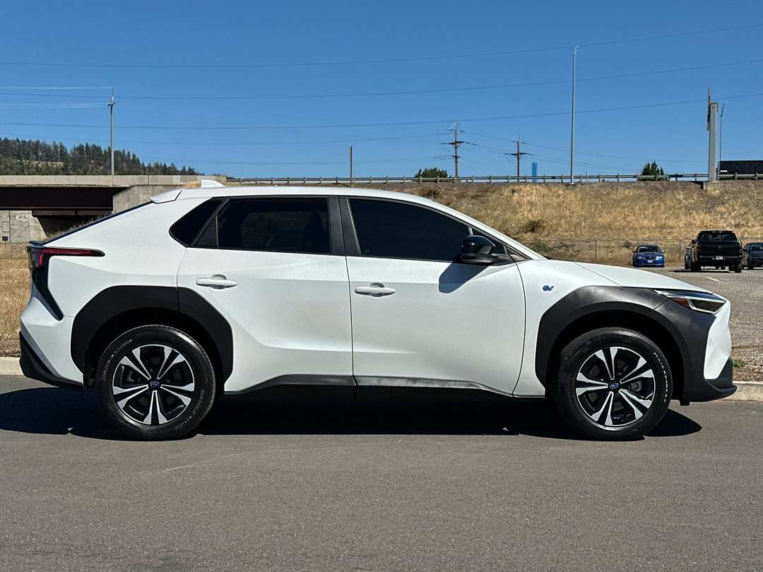 2023 Subaru Solterra Premium - Image 2