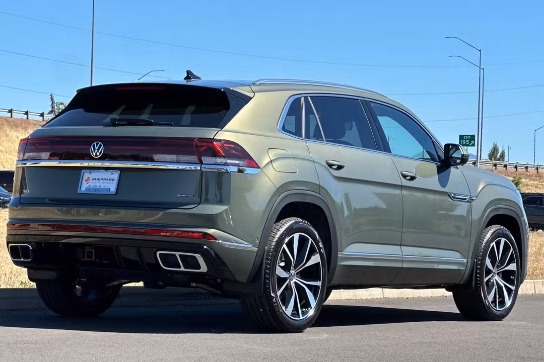 2026 Volkswagen Atlas Cross Sport 2.0T SEL Premium RLine - Image 3