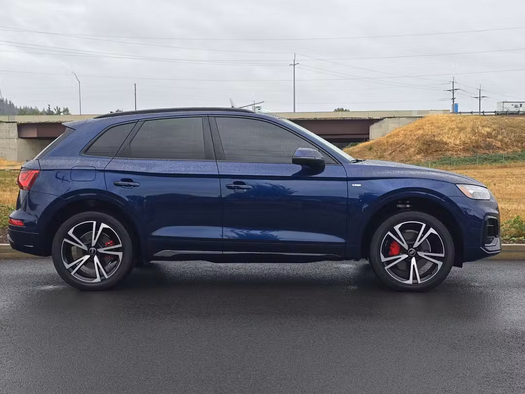 2025 Audi Q5 45 S line Premium Plus - Image 2