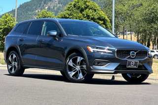 2026 Volvo V60 Cross Country B5 Plus