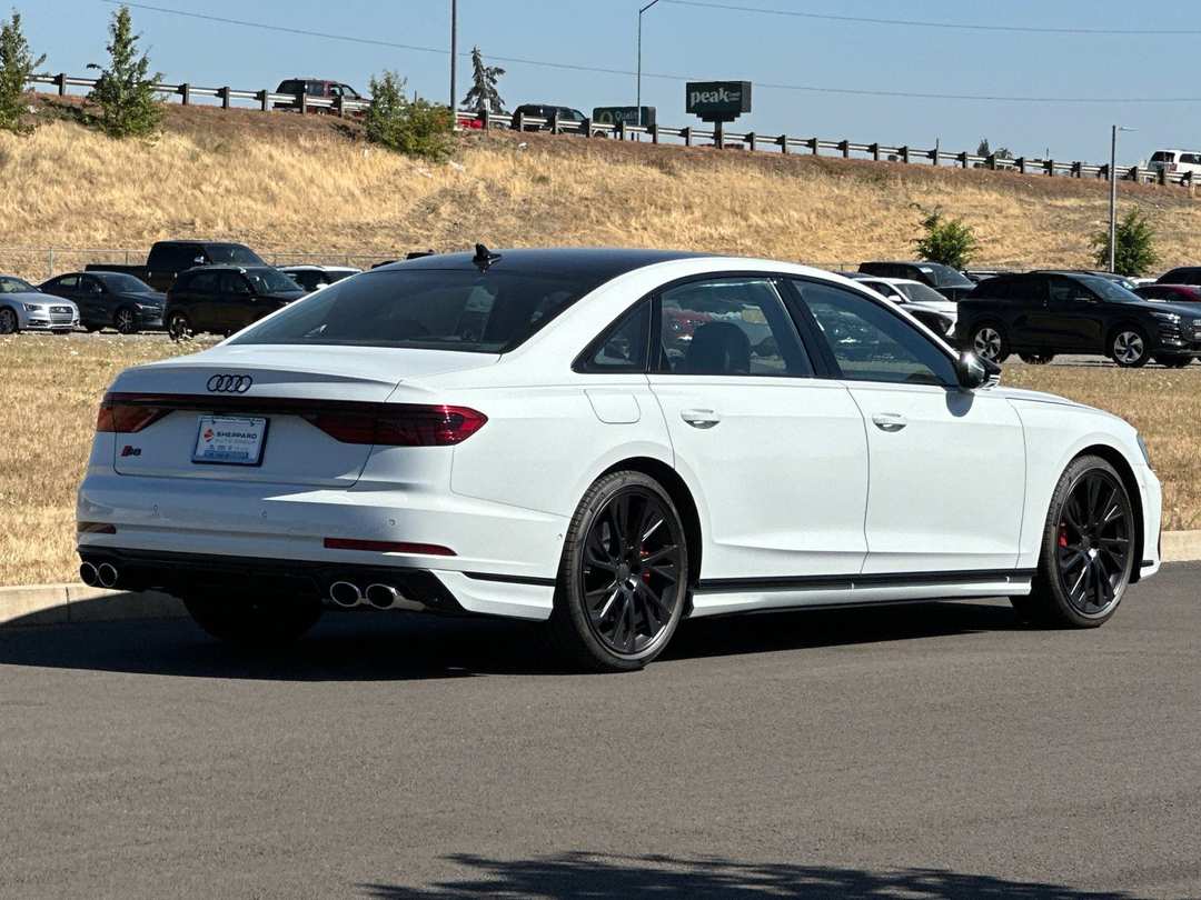 2026 Audi S8 4.0T - Image 3