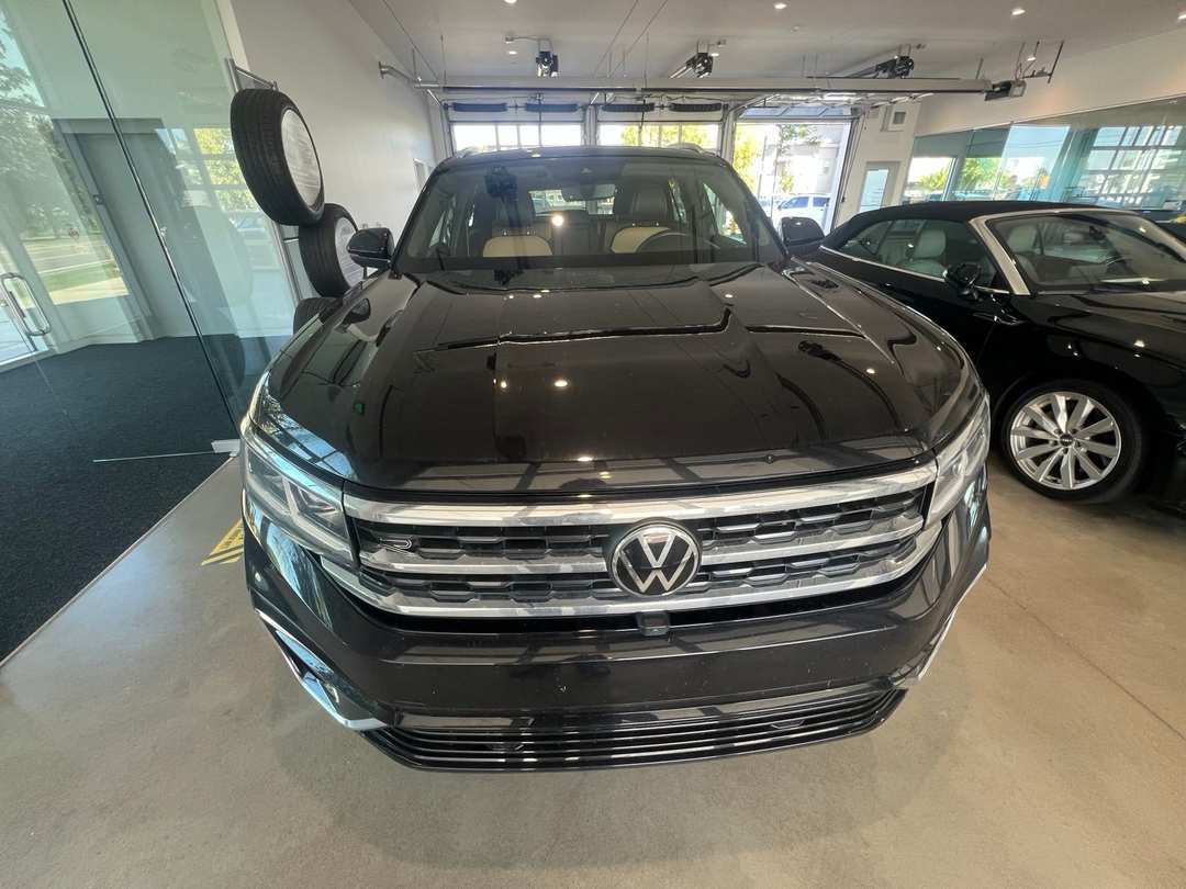 2023 Volkswagen Atlas Cross Sport 3.6L V6 SEL Premium RLine - Image 3
