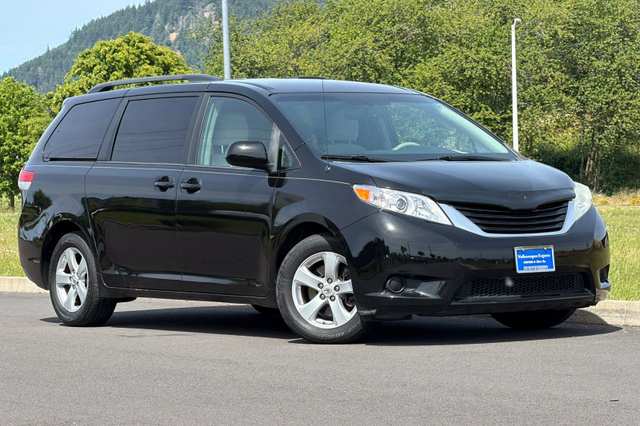 2014 Toyota Sienna LE