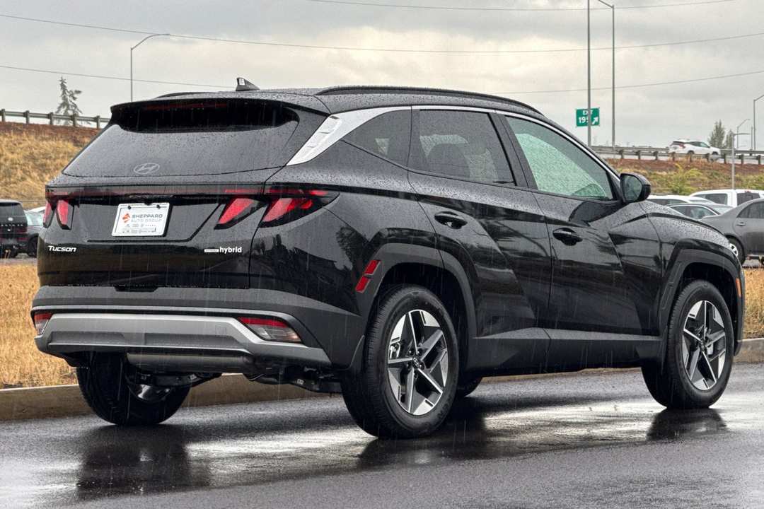 2026 Hyundai Tucson Hybrid SEL - Image 3