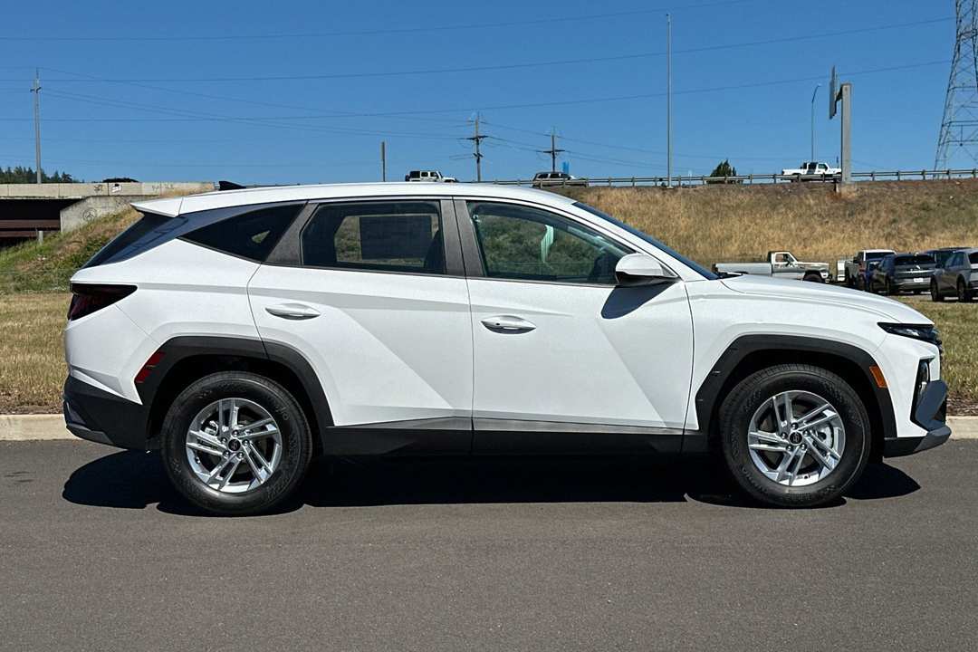 2026 Hyundai Tucson SE - Image 2