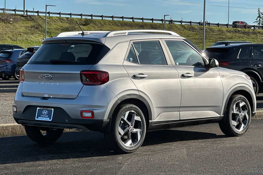 2026 Hyundai Venue SEL - Image 3