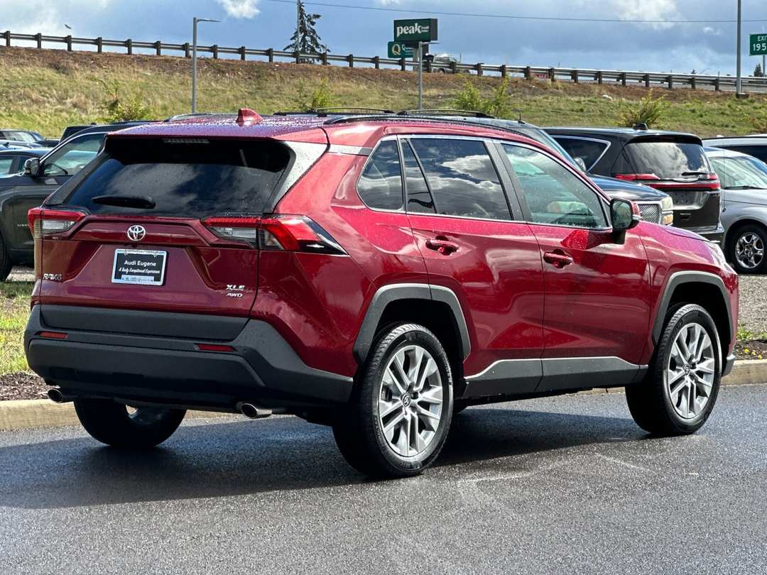 2025 Toyota Rav4 XLE Premium - Image 3